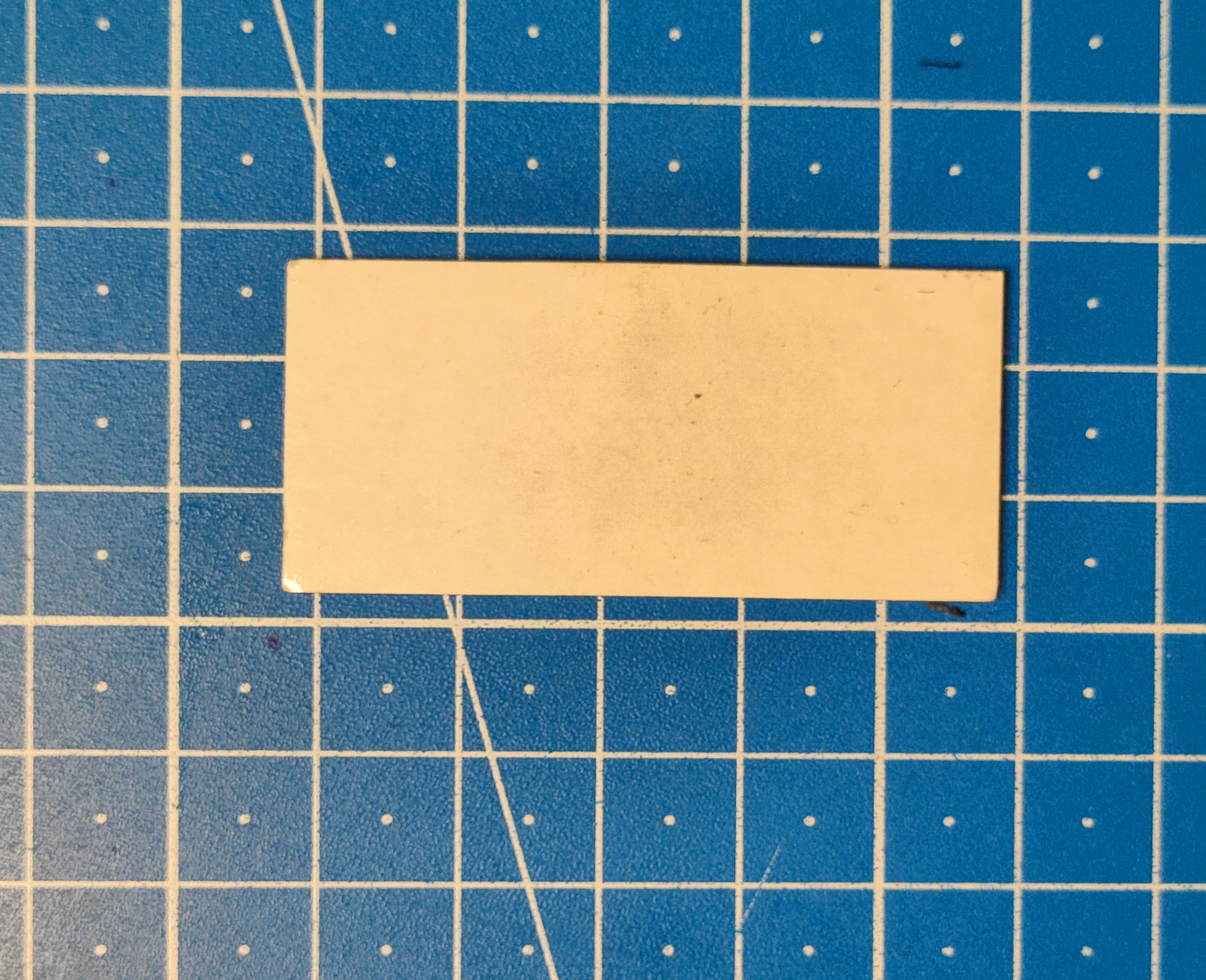 Imagen del material adhesivo de doble cara que utilizaremos para fijar el portapilas sobre los motores.